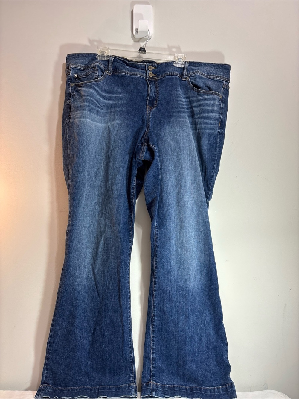 Torrid Women's Blue Bootcut Jeans - Classic Stretch Denim. J-54